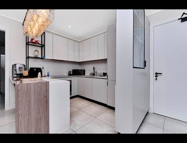 2 BEDROOM PROPERTY TO RENT IN HYDE PARK